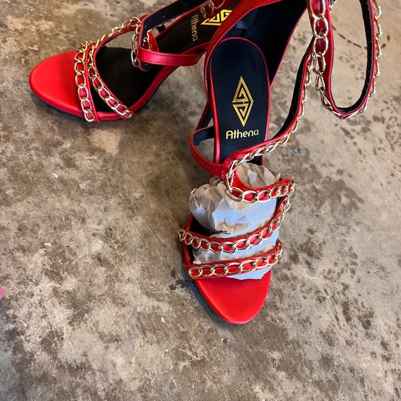 Red heels - Picture 3 of 7